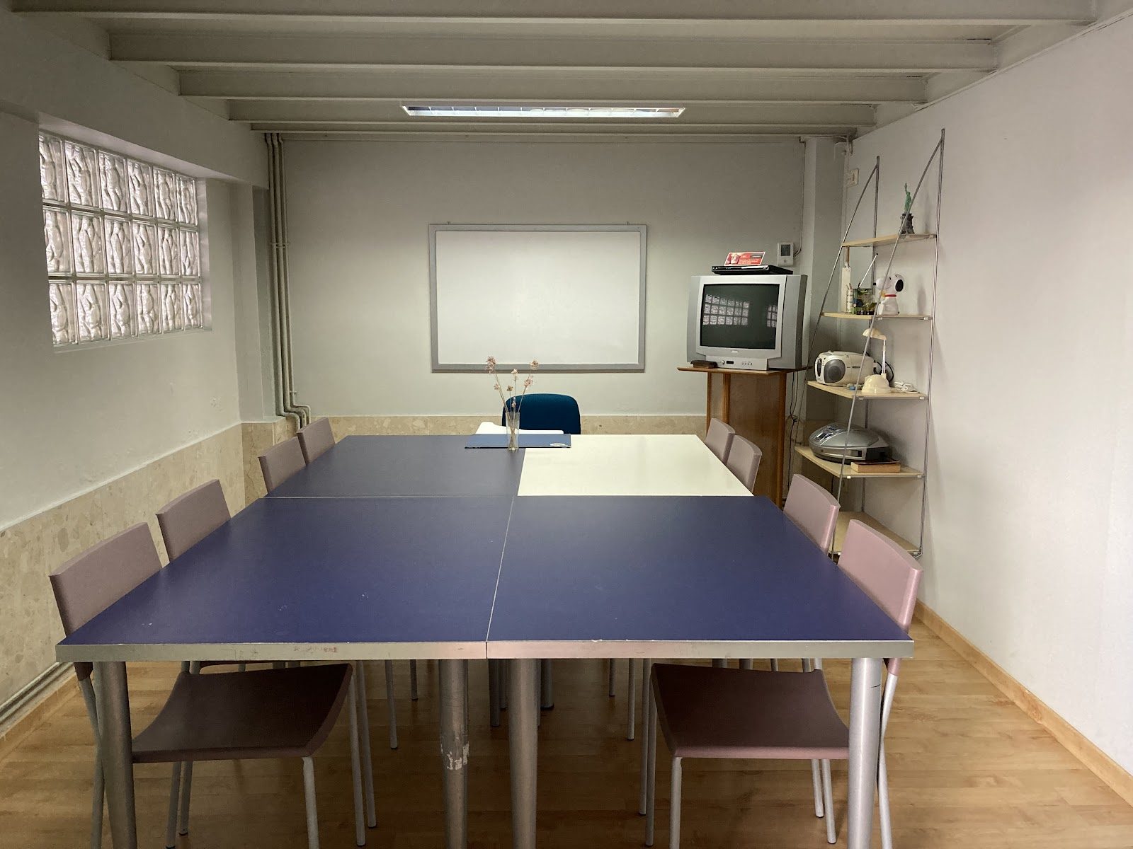 FRIEND'S ENGLISH ACADEMY